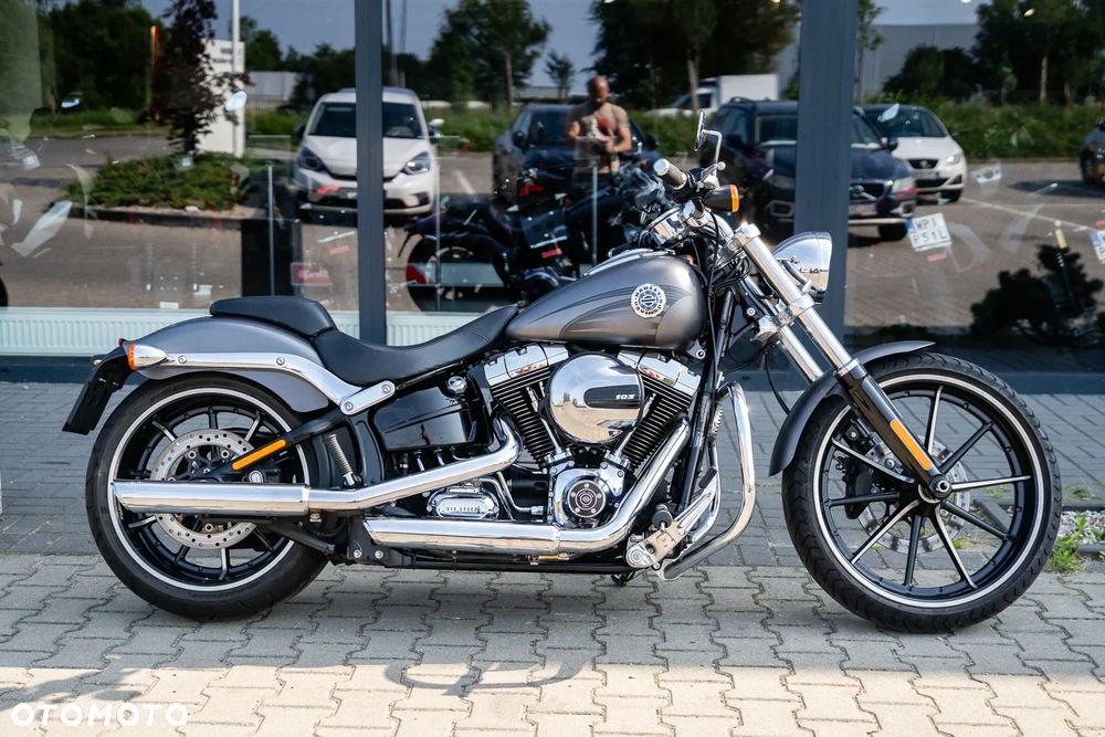Harley-Davidson Softail Breakout - 2