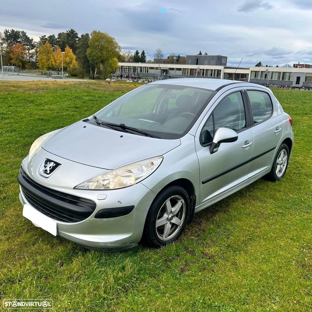 Peugeot 207 - 1