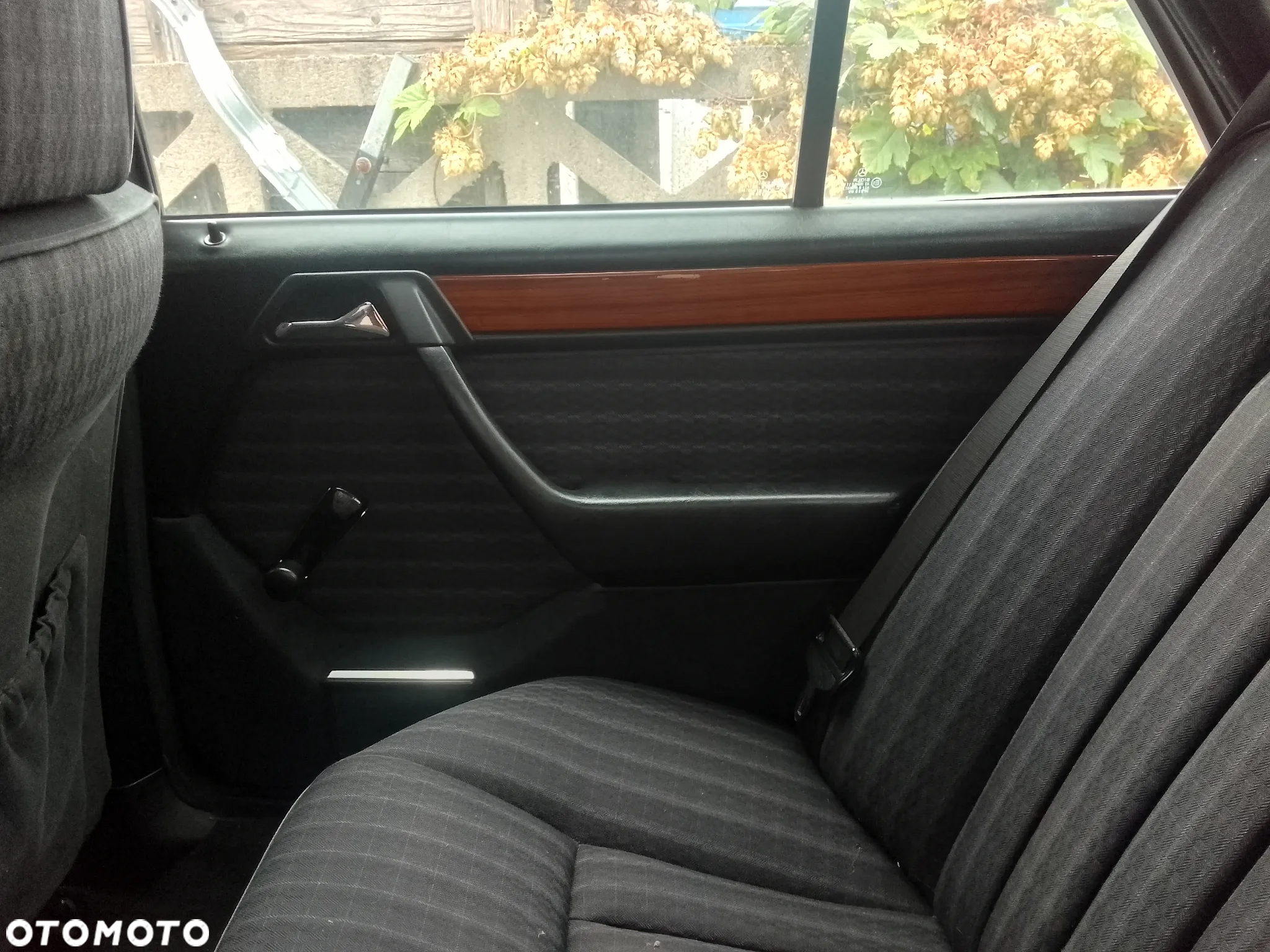 Mercedes-Benz W124 (1984-1993) - 13