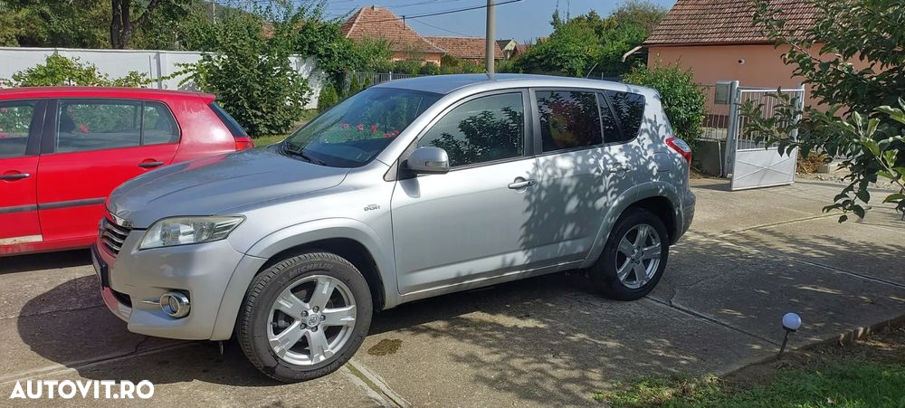 Toyota RAV4 2.2 D-4CAT 4WD Aut Luxury 18" - 8