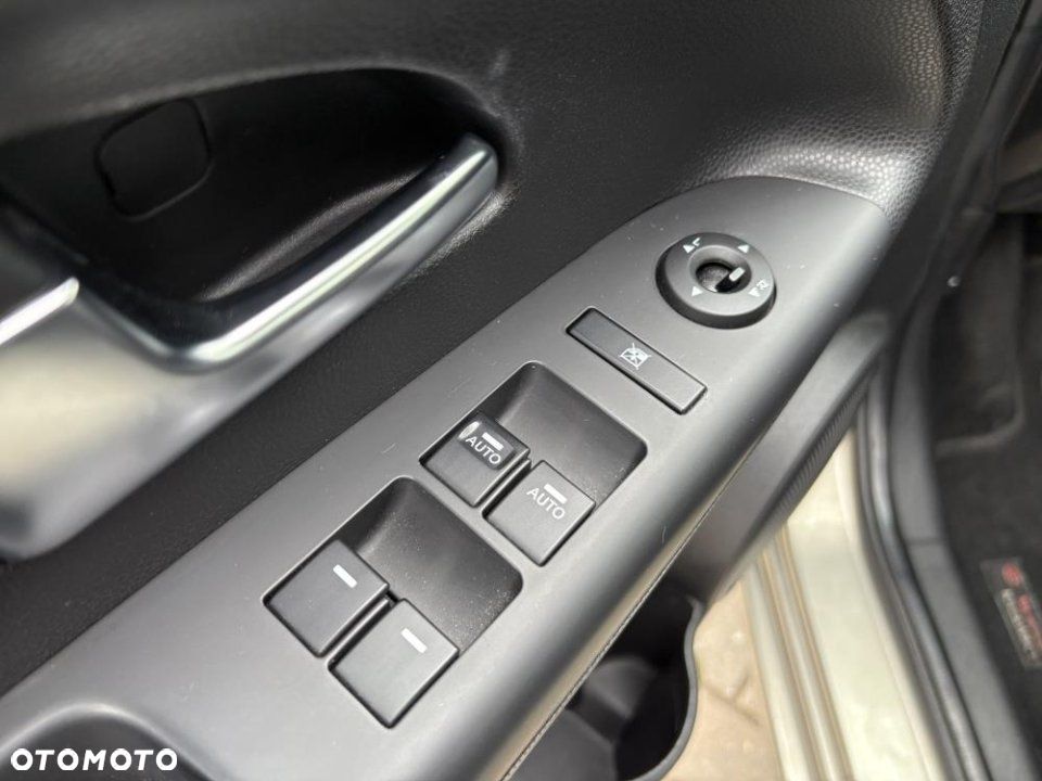 Kia Venga - 10