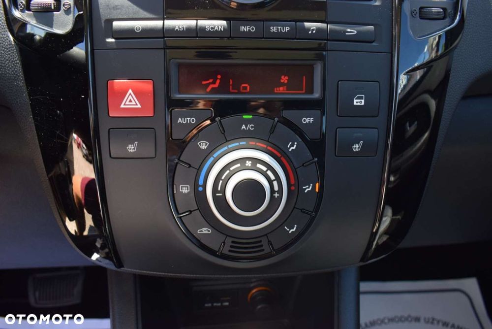 Kia Venga - 29