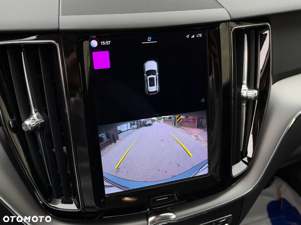 Volvo XC 60 B4 B Momentum Pro - 16