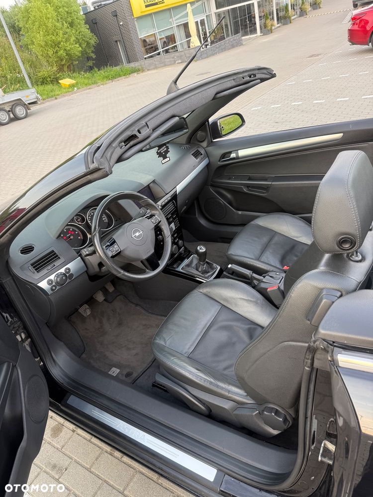 Opel Astra 1.9 CDTI DPF NAVI - 12