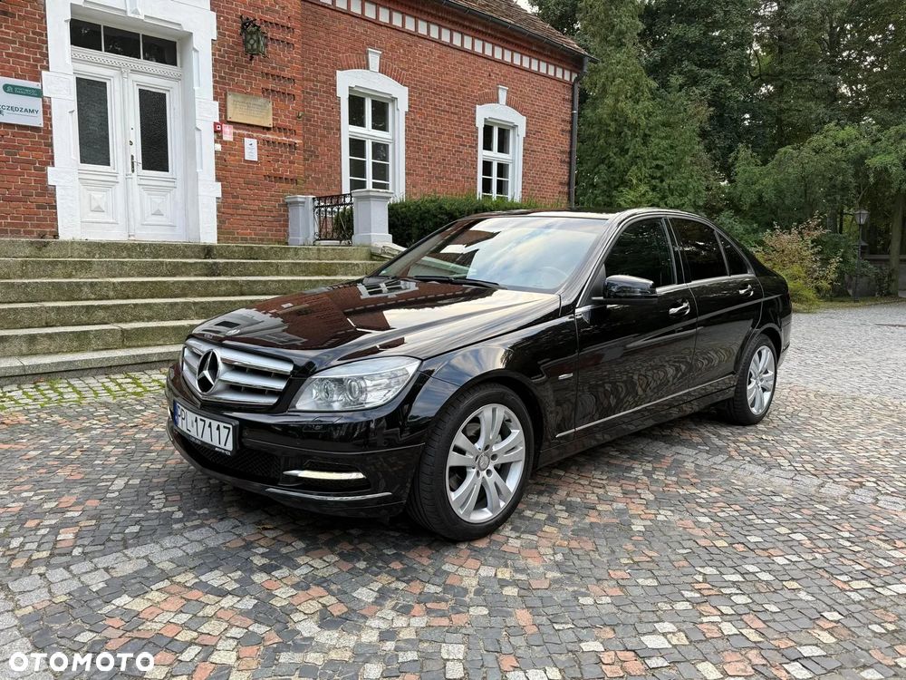 Mercedes-Benz Klasa C 180 T CGI Automatik BlueEFFICIENCY Avantgarde - 1