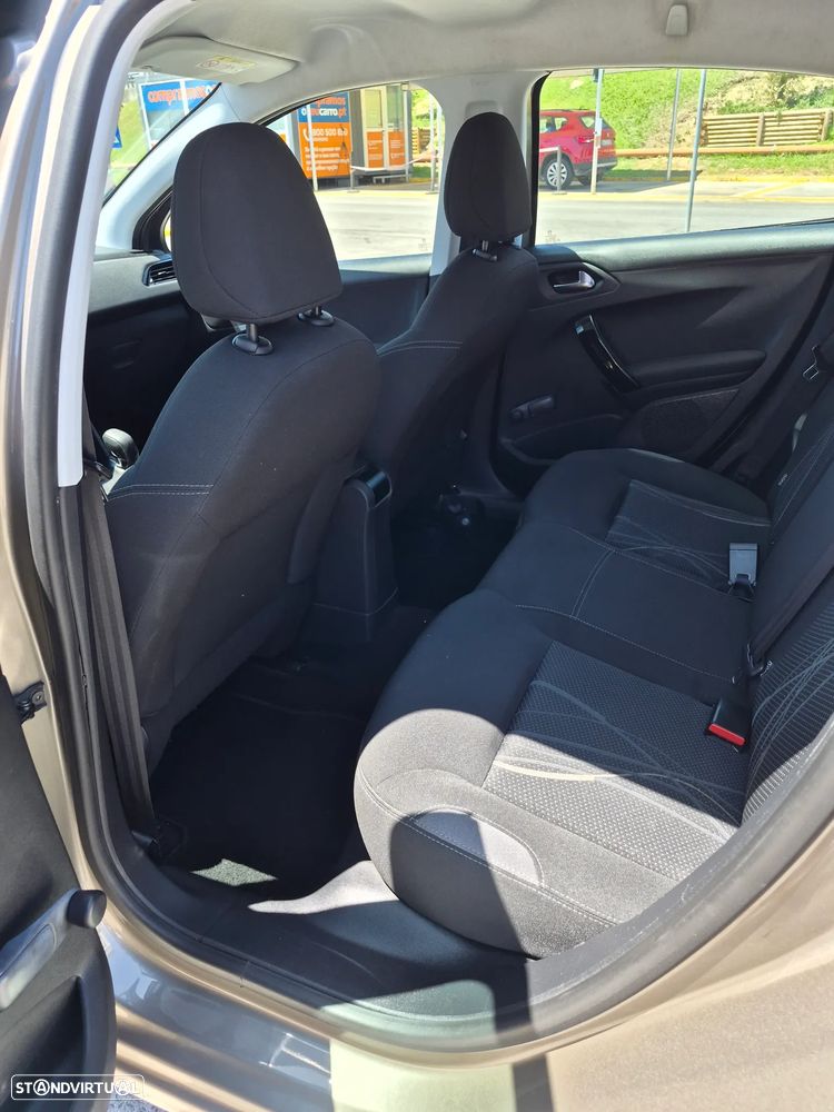 Peugeot 208 1.6 e-HDi Active 95g - 16