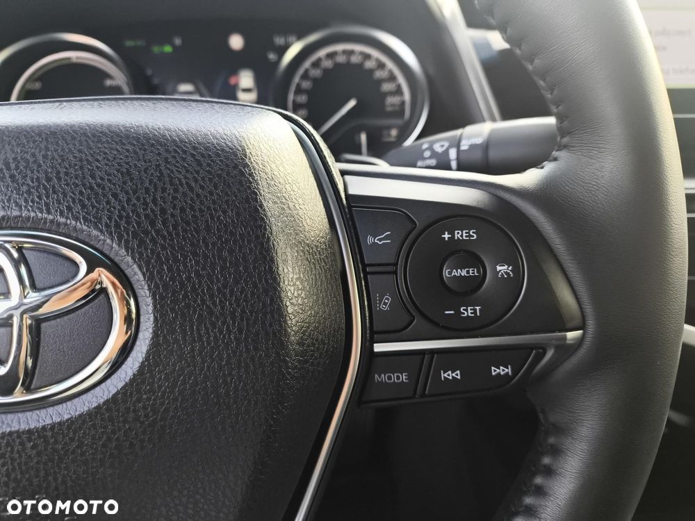 Toyota Camry 2.5 Hybrid Executive CVT - 17