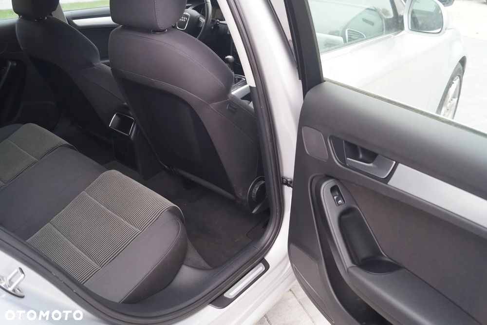 Audi A4 Avant 2.0 TDI DPF Ambition - 12