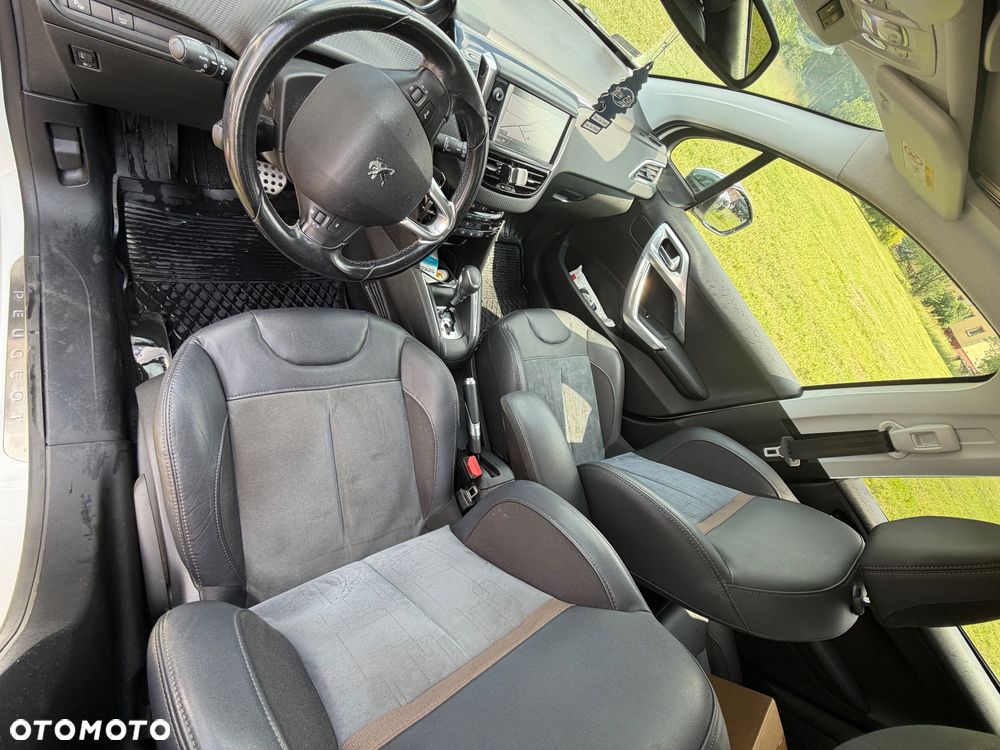 Peugeot 208 1.2 PureTech Allure S&S EAT6 - 8