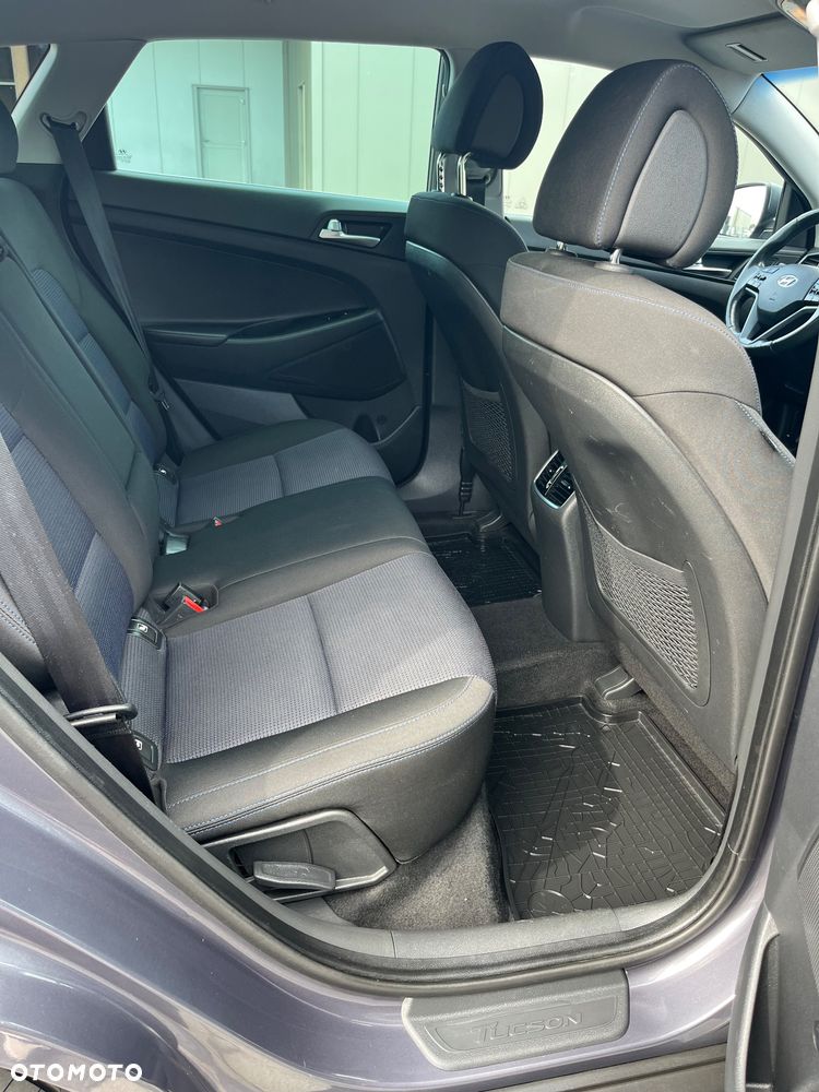 Hyundai Tucson 2.0 CRDI BlueDrive Style 2WD - 27