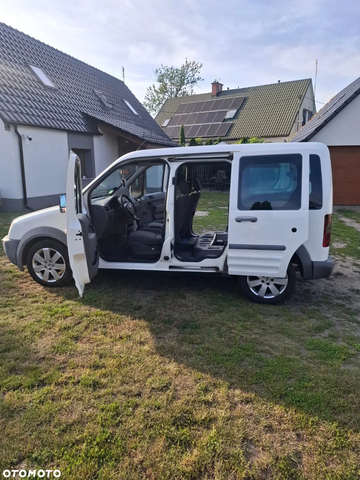 Ford Tourneo Connect - 11