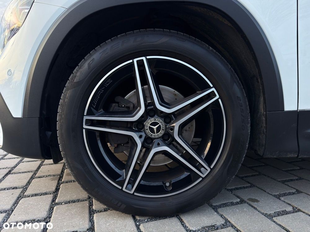 Mercedes-Benz GLB - 9