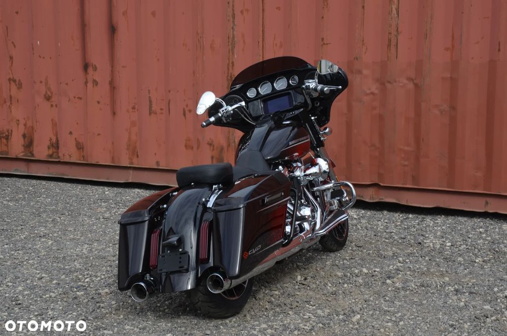 Harley-Davidson Touring Street Glide - 14