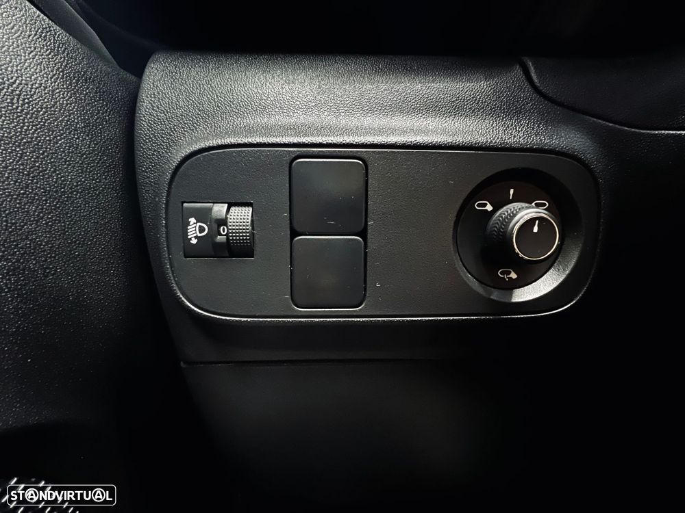 Citroën C3 1.2 PureTech C-Series - 22