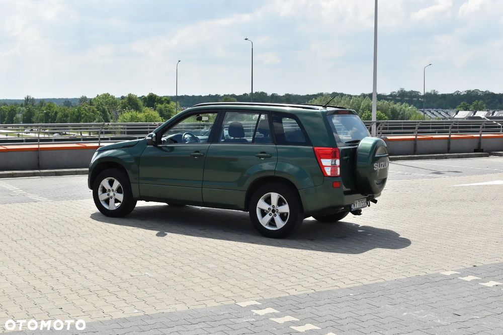 Suzuki Grand Vitara 2.0 De luxe - 7
