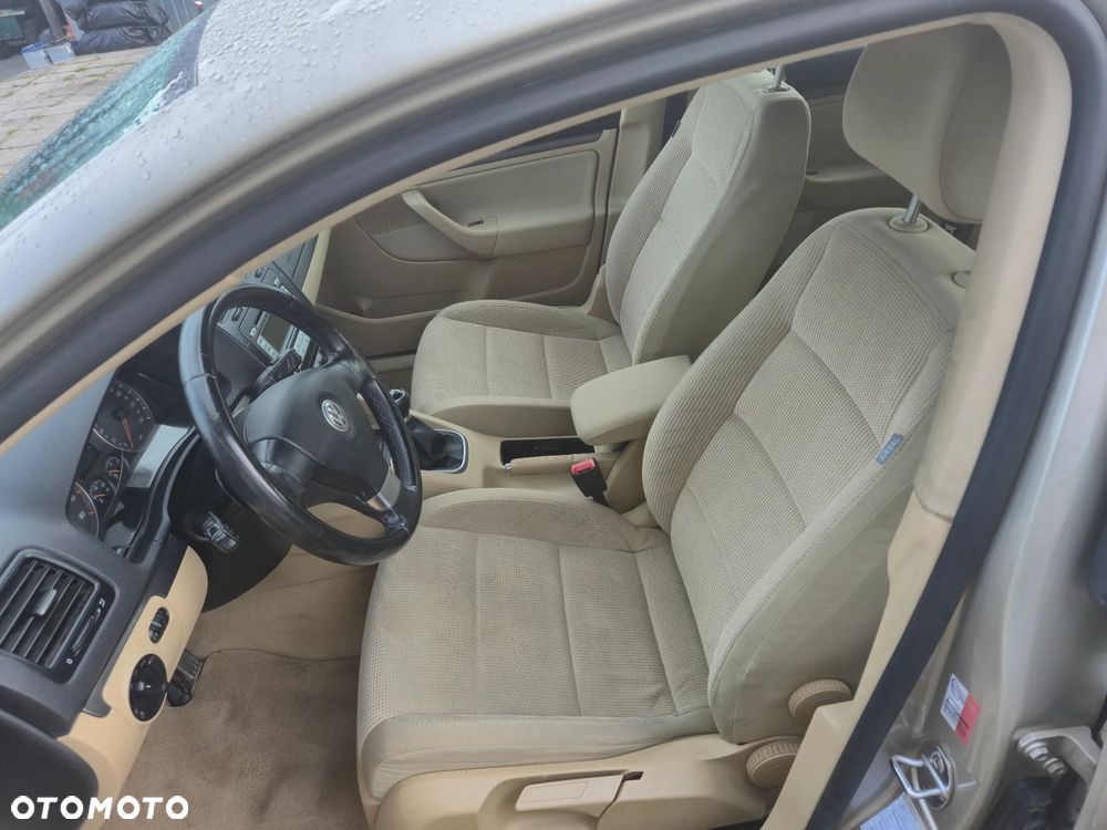 Volkswagen Golf V 1.6 Comfortline - 13