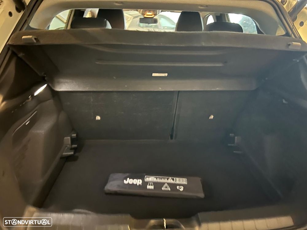 Jeep Avenger 1.2 GSE T3 Altitude - 16