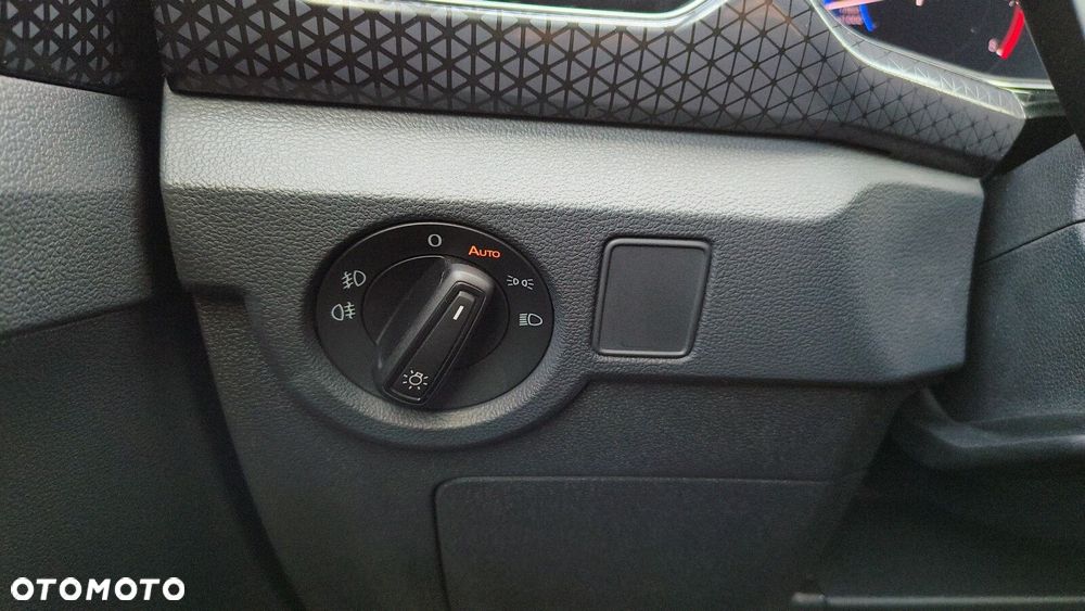 Volkswagen T-Cross - 37