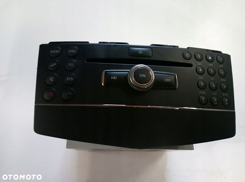 Radio A2048705590 Mercedes W204 08- - 3
