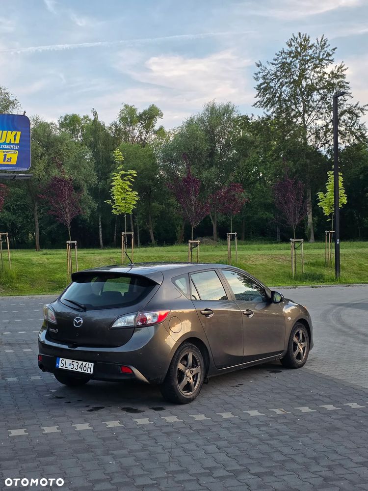 Mazda 3 1.6 Active + - 2