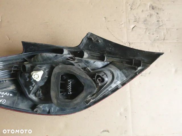 LAMPA PRAWY TYŁ PRAWA TYLNA OPEL CORSA D - 11