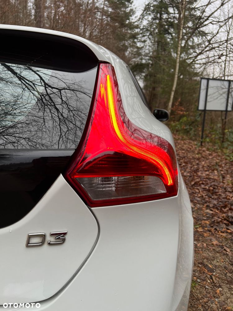 Volvo V40 D3 Geartronic Inscription - 13