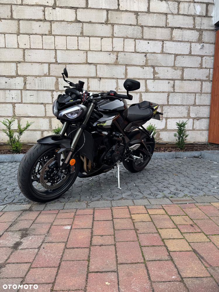 Triumph Street Triple - 23