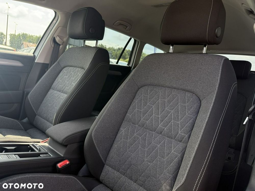 Volkswagen Passat - 10