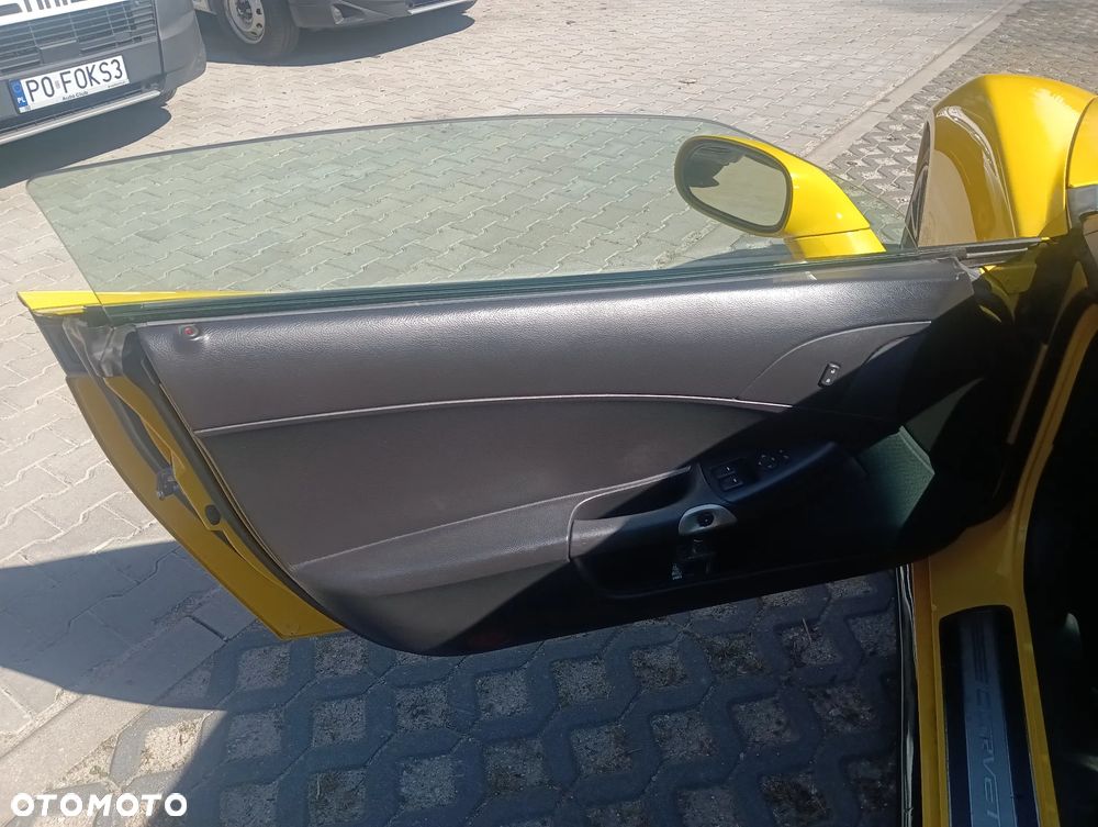 Chevrolet Corvette - 9