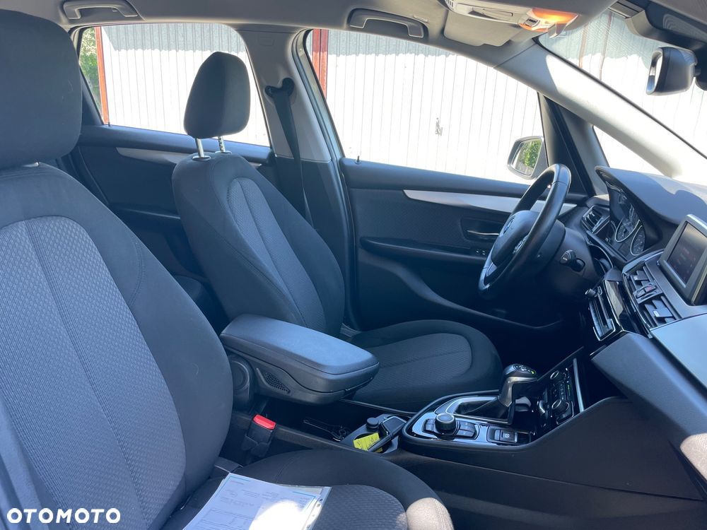 BMW Seria 2 218i - 24