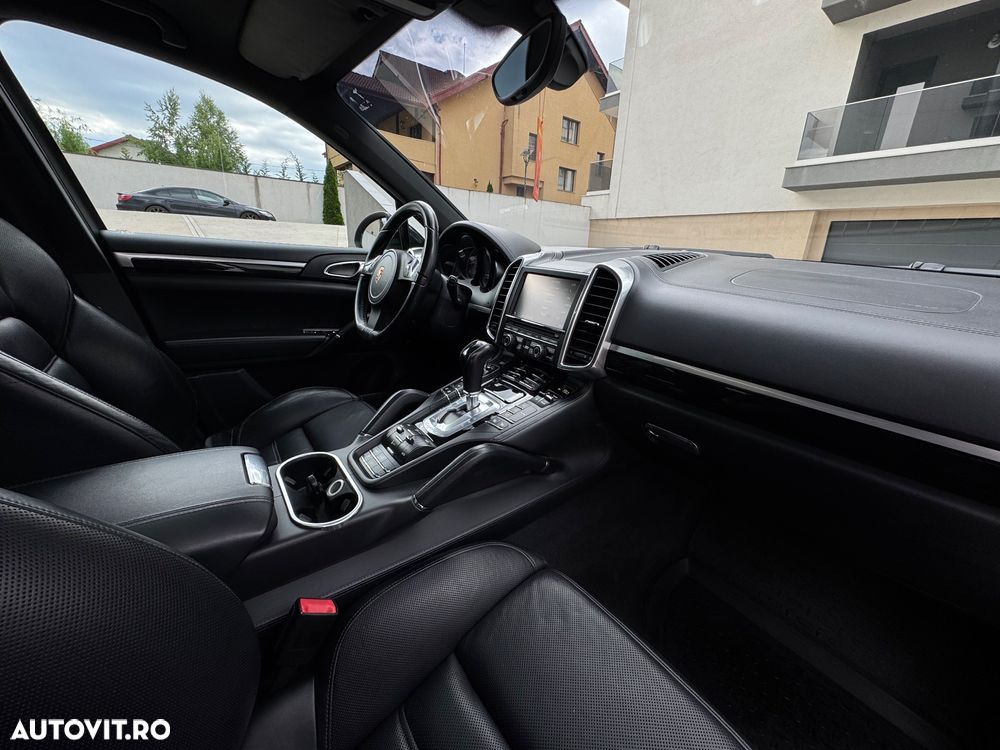 Porsche Cayenne - 22