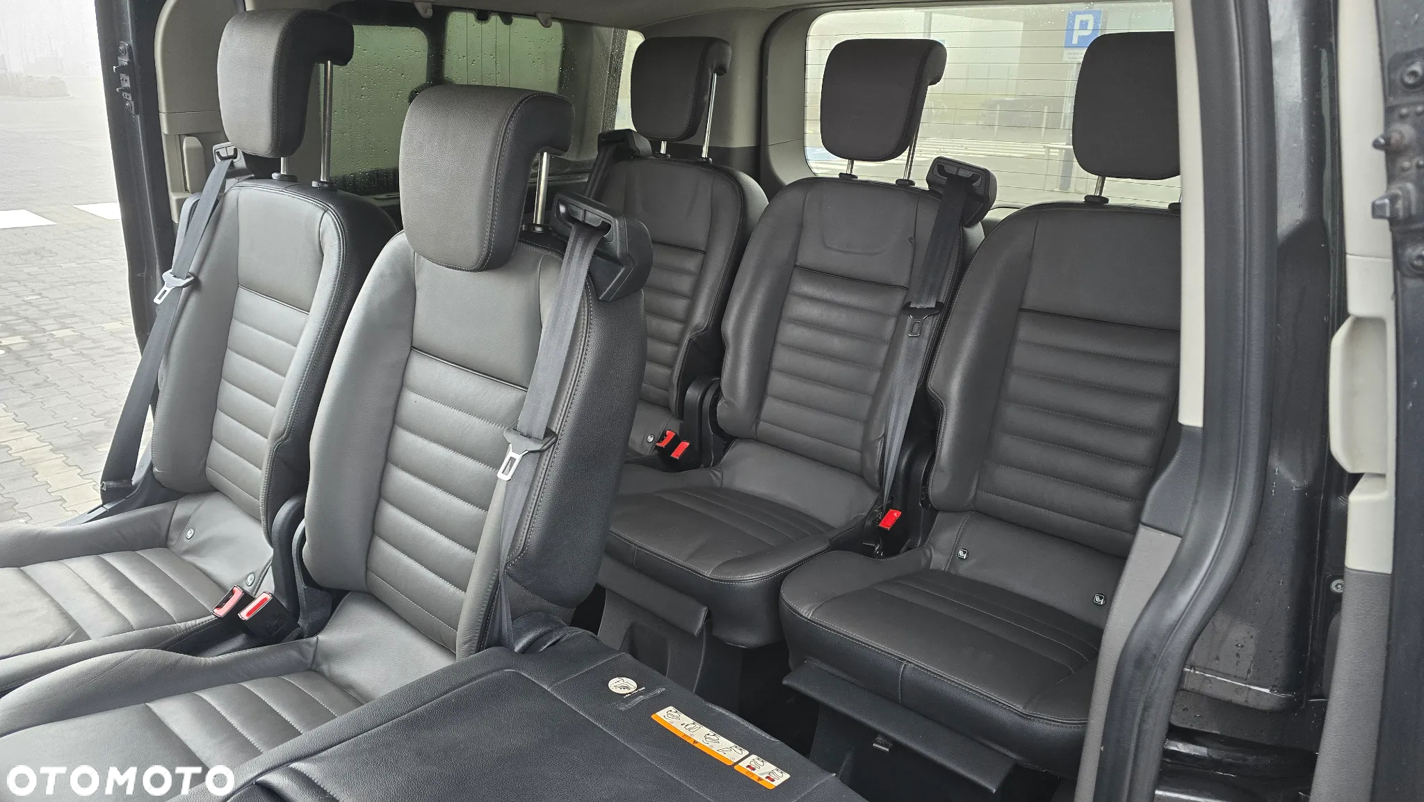 Ford Tourneo Custom - 14