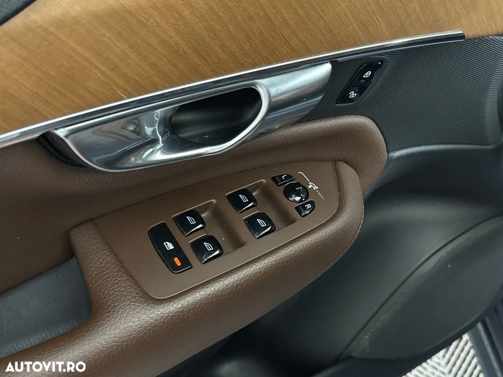 Volvo XC 90 - 16