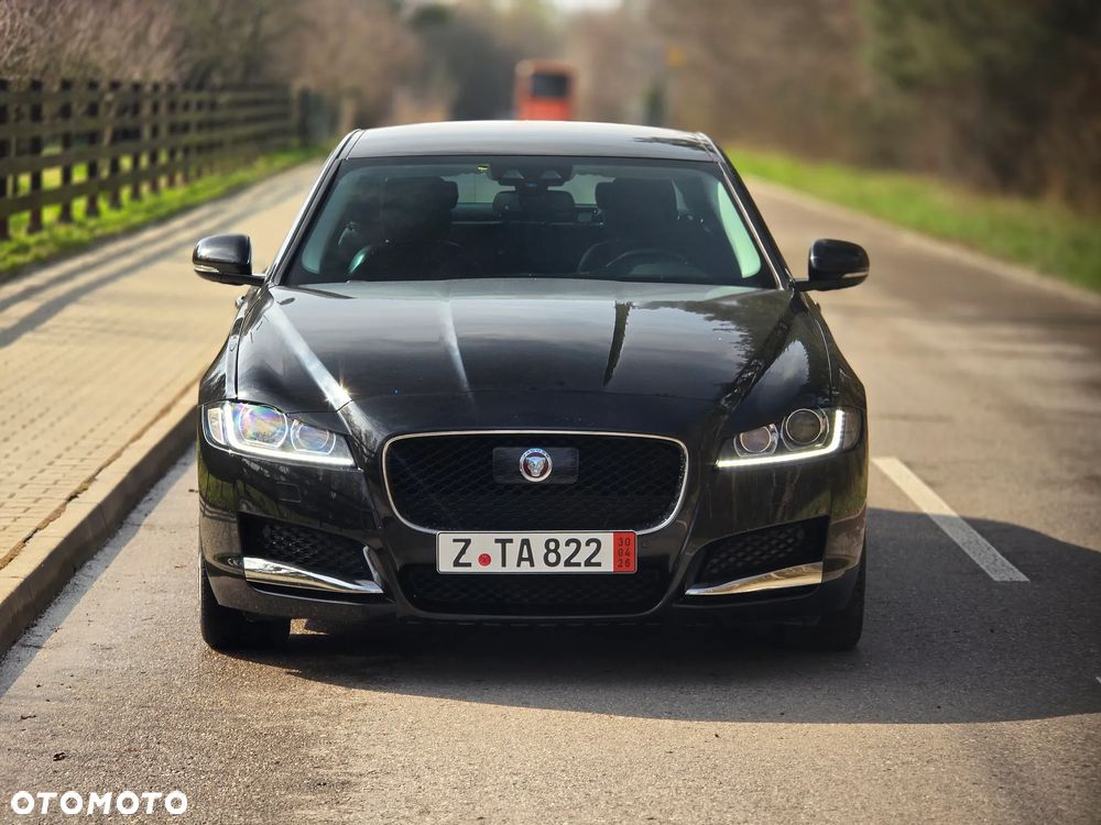 Jaguar XF 20d AWD Prestige - 11