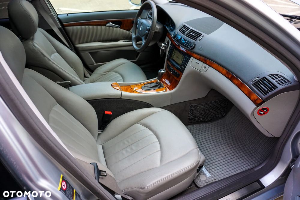 Mercedes-Benz Klasa E 200 Kompressor Automatik Elegance - 32