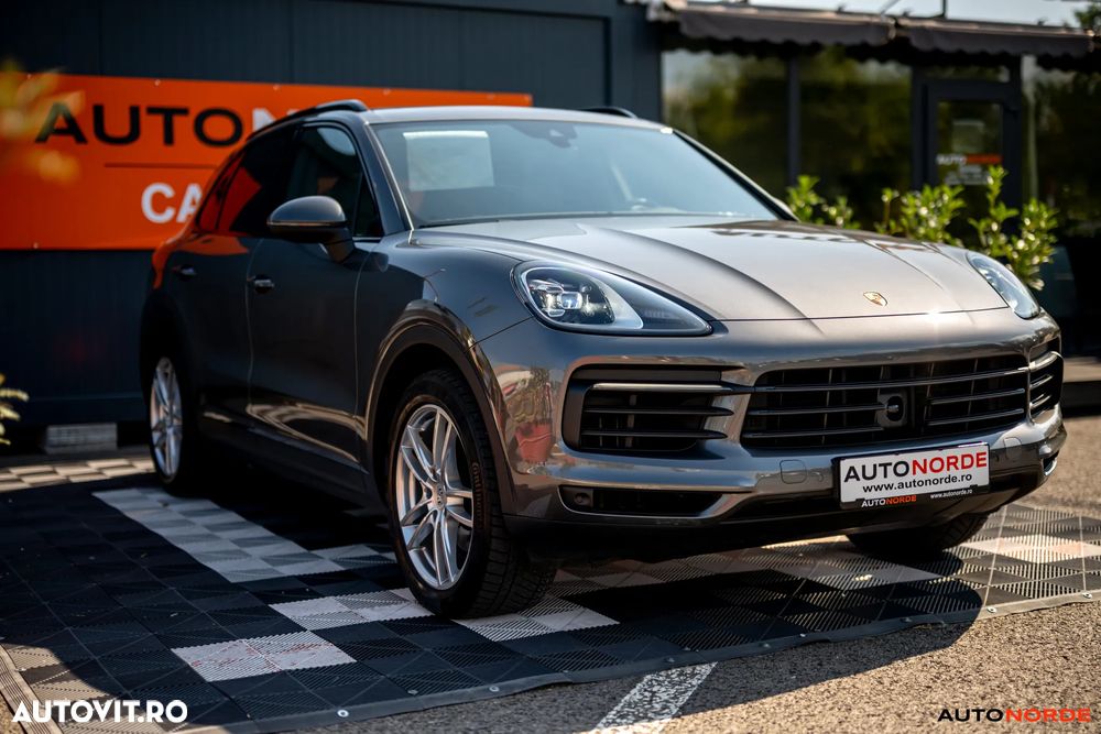 Porsche Cayenne Standard - 1