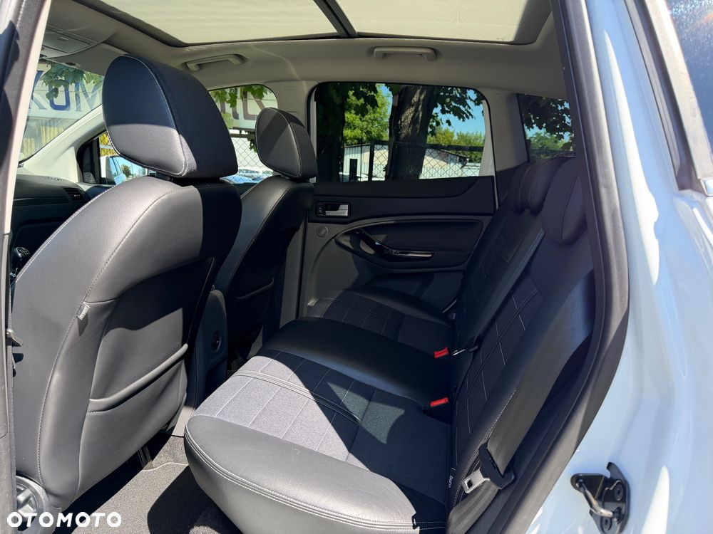 Ford Kuga S 2.0 TDCi 4x4 Plus Editionsmodell - 26