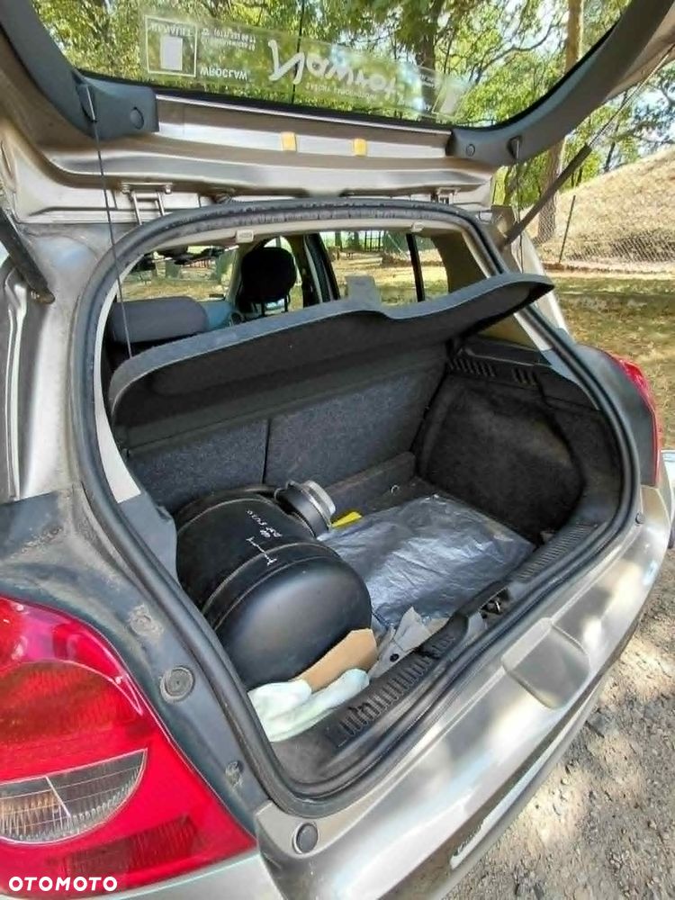 Renault Clio 1.2 16V Alize - 3