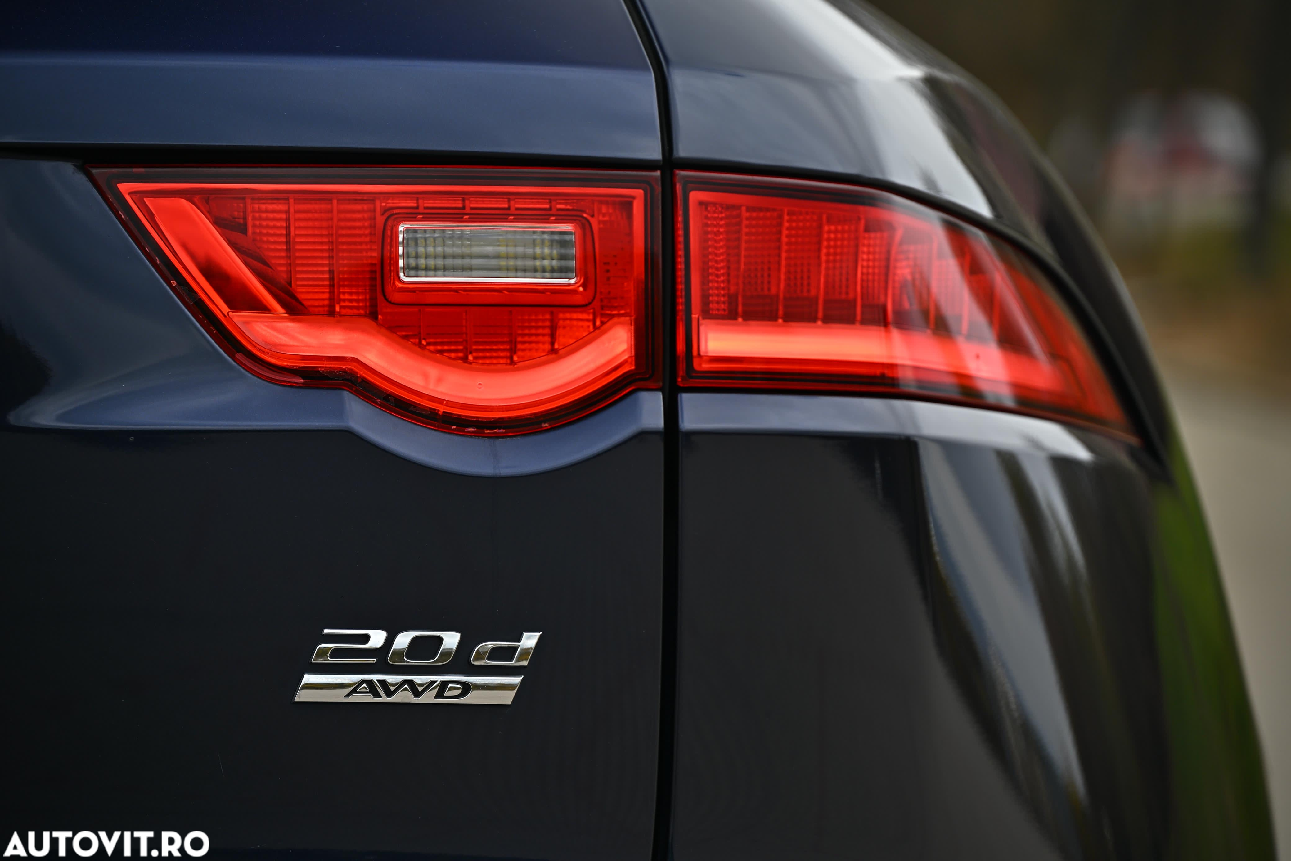 Jaguar F-Pace 20d RWD R-Sport - 13