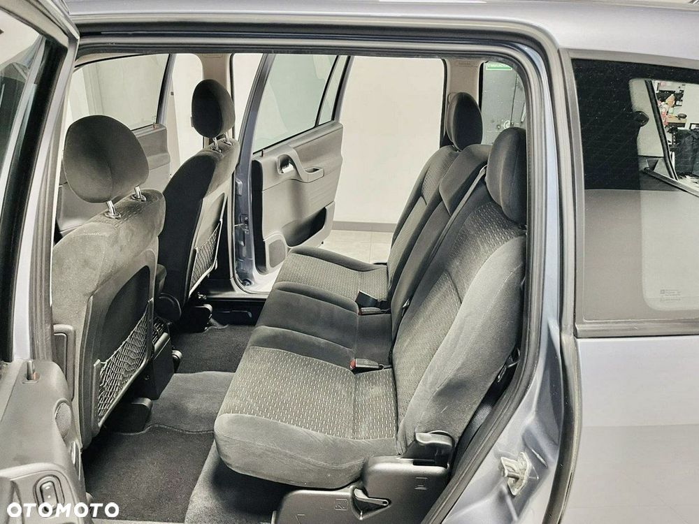 Opel Zafira 1.8 Executive - 21