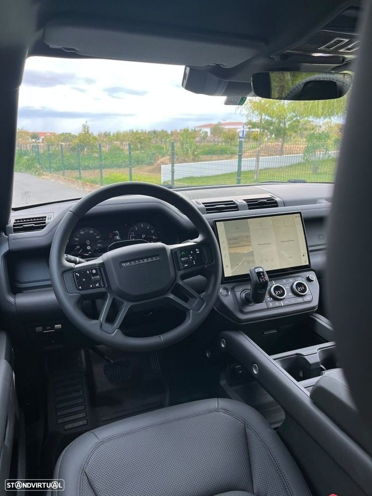 Land Rover Defender 2.0 P300e 110 AWD X-Dynamic SE - 15