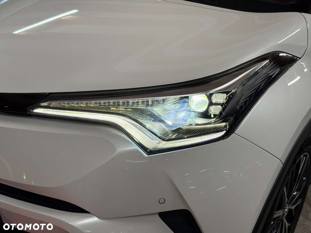 Toyota C-HR Hybrid Lounge - 37