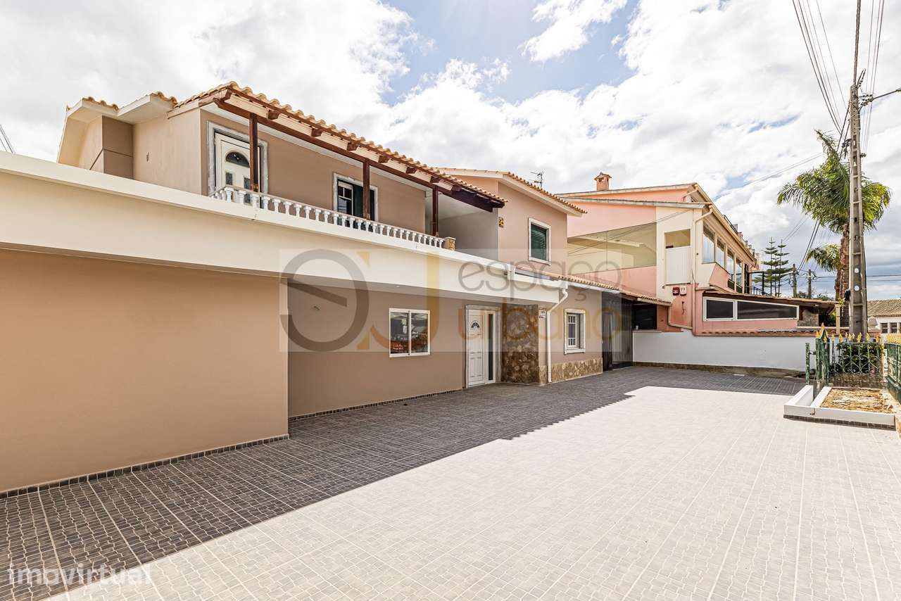 Boliqueime - Investimento: Moradia Isolada com 10 Suites em Zona Privi - Grande imagem: 3/35