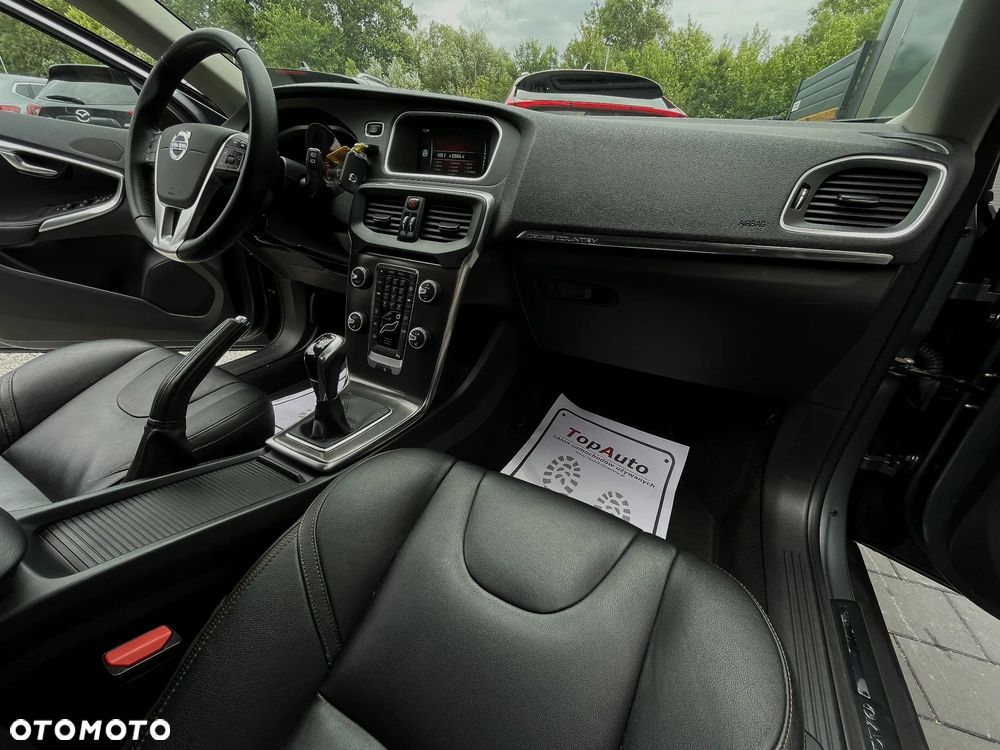 Volvo V40 Cross Country D3 Momentum - 17