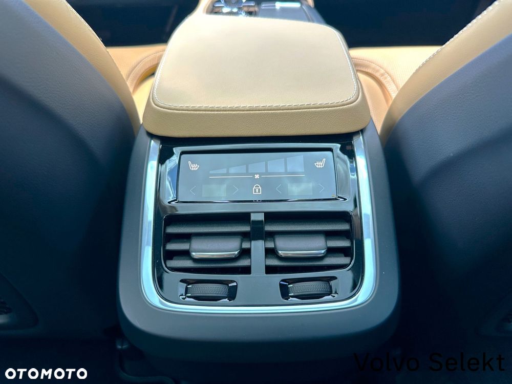 Volvo XC 90 - 22