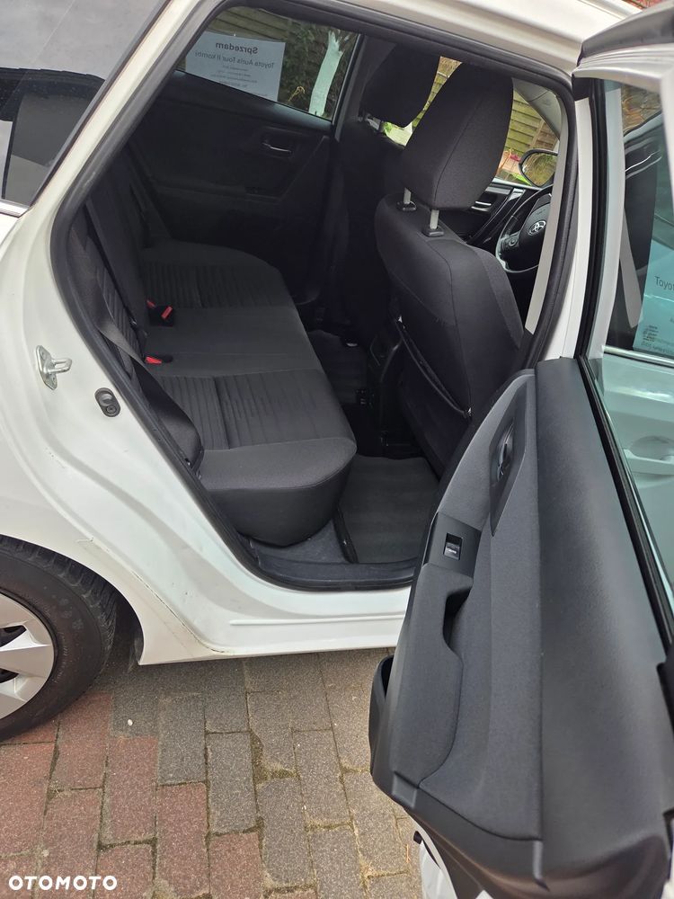 Toyota Auris 1.6 Prestige - 12