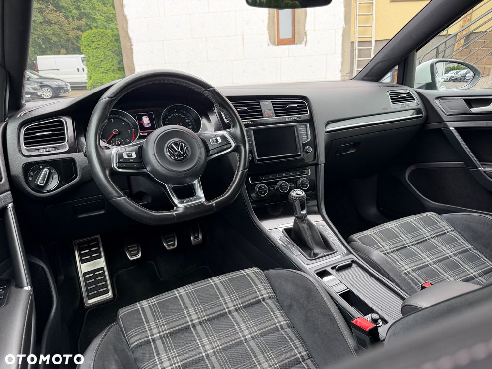 Volkswagen Golf 2.0 TDI BMT GTD - 24