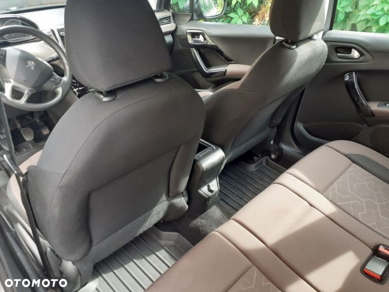 Peugeot 2008 1.2 Pure Tech Style - 9