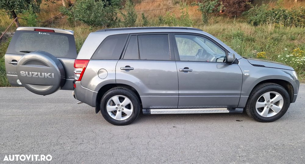 Suzuki Grand Vitara 1.9 DDiS Comfort DPF Family - 10