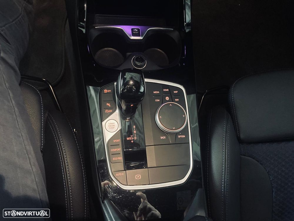 BMW 116 d Pack Desportivo M Auto - 14